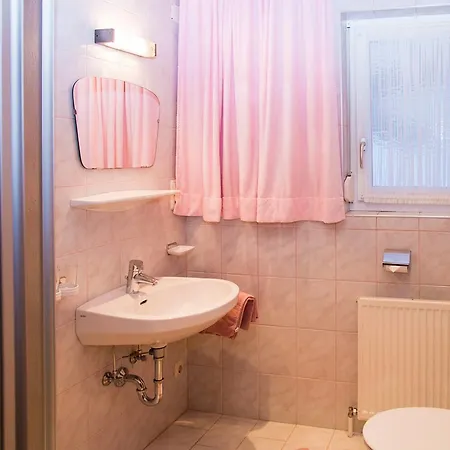 Apart Romantica 214w